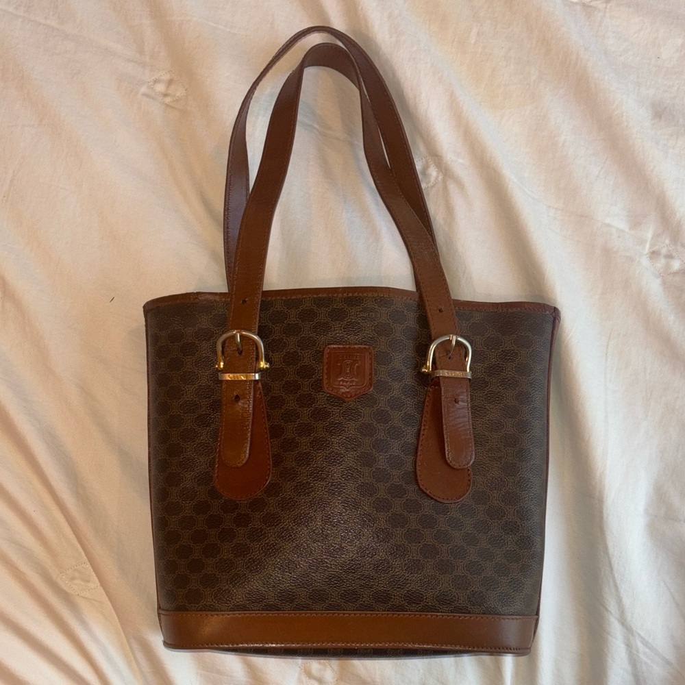 Celine Vintage Macadam Bucket Bag
Leather Brown Gold - Picture 3 of 16